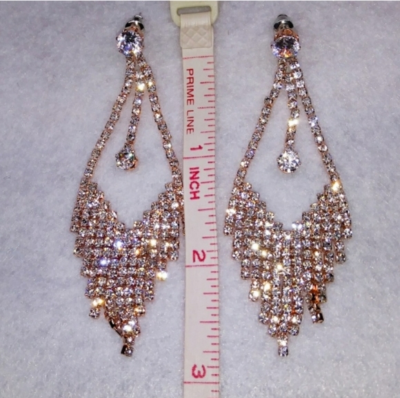 🎀Gorgeous Rose Gold Rhinestone Earrings - Picture 3 of 5